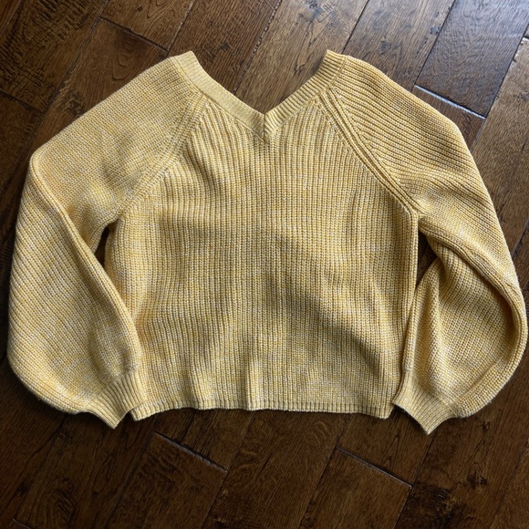 Ruched Cropped Sweater / Medium / Yellow Adjustable - Picture 4 of 9